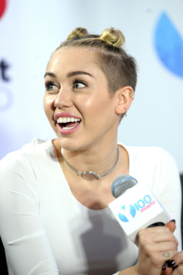 photo 12 in Miley Cyrus gallery [id655653] 2013-12-27 00:00:00