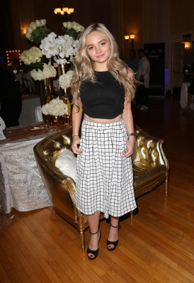 Natalie Alyn Lind pic #929346