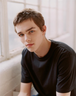 Nicholas Hoult pic #707002