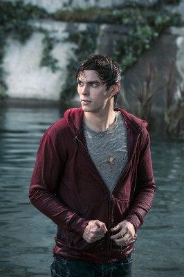 Nicholas Hoult pic #711882