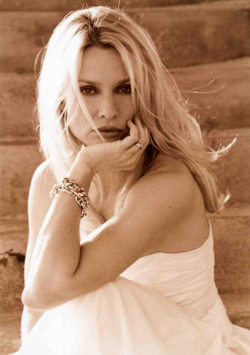 Nicolette Sheridan pic #209983
