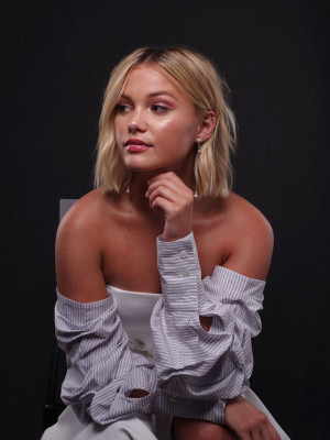 Olivia Holt pic #1052934