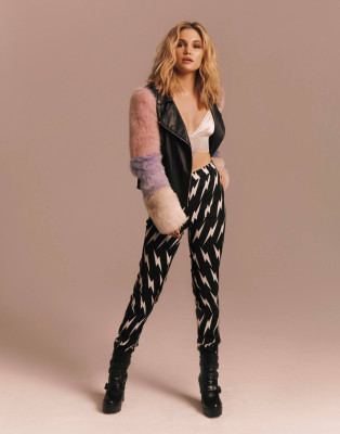 Olivia Holt pic #1057030