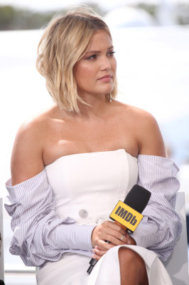 Olivia Holt pic #1053162