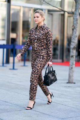 Olivia Holt pic #1120144