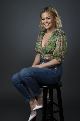 Olivia Holt pic #1119364