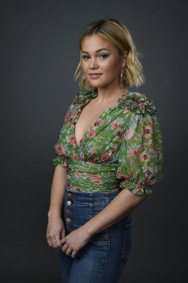 Olivia Holt pic #1119363