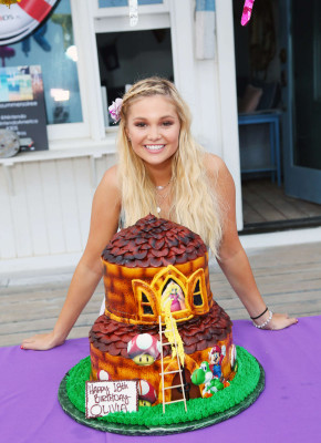 Olivia Holt pic #795734