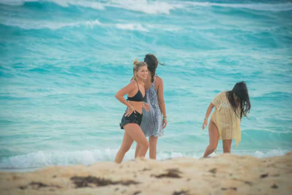 Olivia Holt pic #993052
