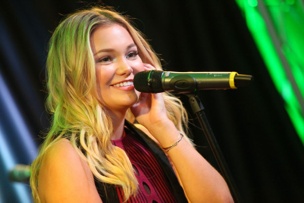 Olivia Holt pic #890142