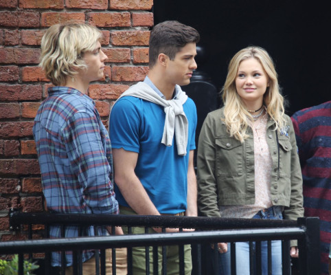 Olivia Holt pic #858994