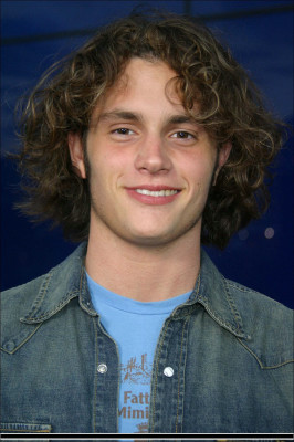 photo 21 in Penn Badgley gallery [id312887] 2010-12-06 00:00:00