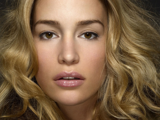 photo 4 in Piper Perabo gallery [id207609] 2009-12-01 00:00:00