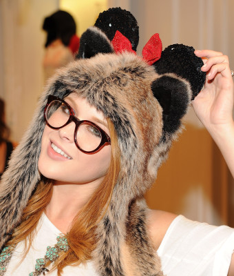 photo 17 in Renee Olstead gallery [id307928] 2010-11-23 00:00:00