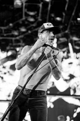 photo 3 in Red Hot Chili Peppers gallery [id474775] 2012-04-13 00:00:00