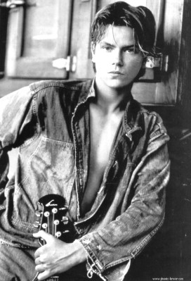 River Phoenix pic #31006
