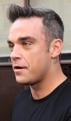 photo 7 in Robbie Williams gallery [id427642] 2011-12-08 00:00:00