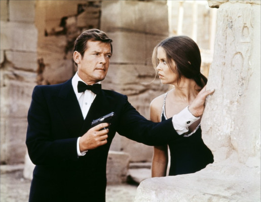 photo 3 in Roger Moore gallery [id331046] 2011-01-21 00:00:00
