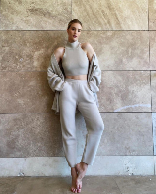 photo 16 in Rosie Huntington-Whitely gallery [id1252764] 2021-04-13 00:00:00