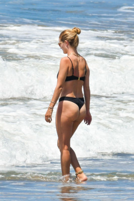 photo 24 in Rosie Huntington-Whitely gallery [id1218590] 2020-06-17 00:00:00