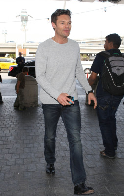 photo 4 in Ryan Seacrest gallery [id614262] 2013-06-29 00:00:00