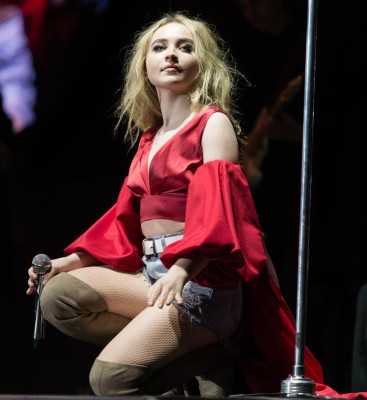 Sabrina Carpenter pic #932960