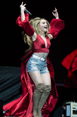 Sabrina Carpenter pic #932959
