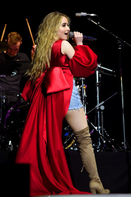 Sabrina Carpenter pic #932967