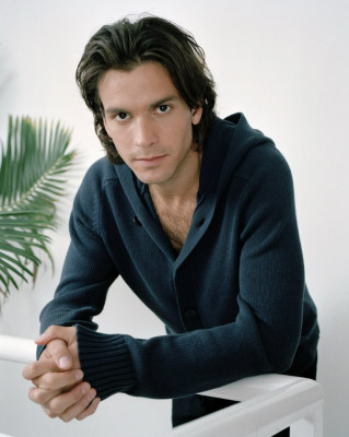 photo 9 in Santiago Cabrera gallery [id596367] 2013-04-23 00:00:00