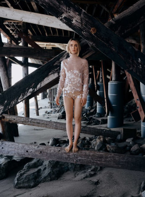photo 4 in Saoirse Ronan gallery [id1370689] 2025-04-29 00:00:00