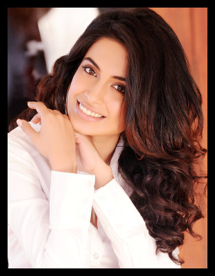 Sarah-Jane Dias  pic #560504