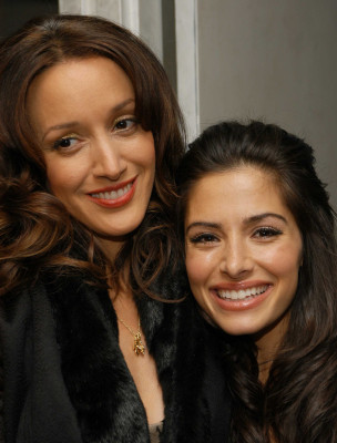 Sarah Shahi pic #218145