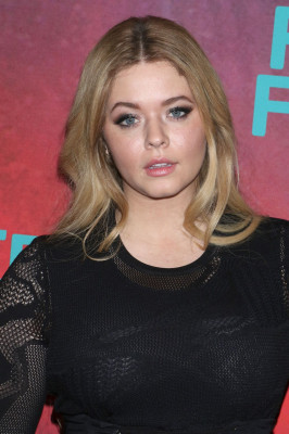 Sasha Pieterse pic #926024