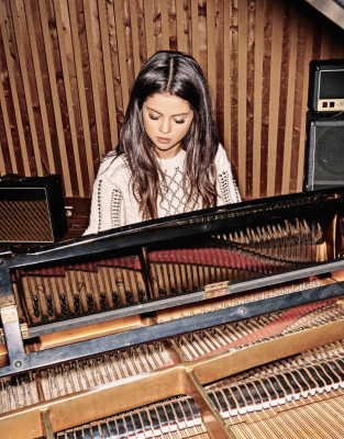 Selena Gomez pic #802637