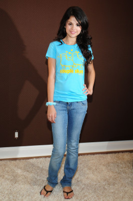photo 22 in Selena Gomez gallery [id134548] 2009-02-20 00:00:00