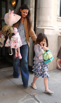 photo 29 in Suri Cruise gallery [id483600] 2012-05-01 00:00:00