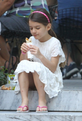 photo 3 in Suri Cruise gallery [id520768] 2012-08-12 00:00:00