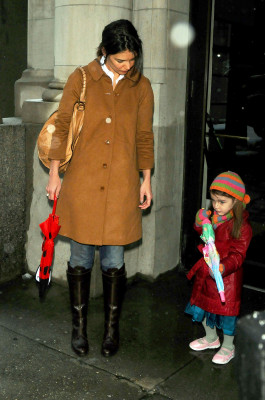 photo 23 in Suri Cruise gallery [id235040] 2010-02-11 00:00:00