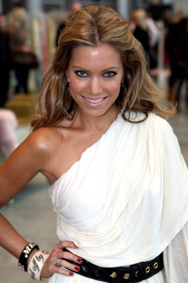 Sylvie Van Der Vaart pic #340365