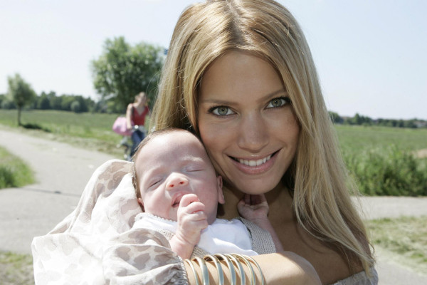 photo 4 in Sylvie Van Der Vaart gallery [id339793] 2011-02-14 00:00:00