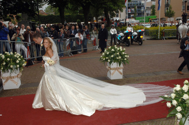 Sylvie Van Der Vaart pic #340566
