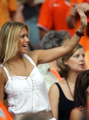Sylvie Van Der Vaart pic #340345