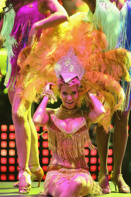 Sylvie Van Der Vaart pic #343790