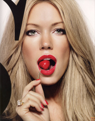 Sylvie Van Der Vaart pic #342414