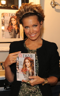 Sylvie Van Der Vaart pic #345601