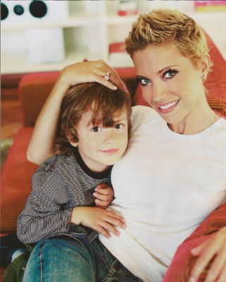 Sylvie Van Der Vaart pic #343729