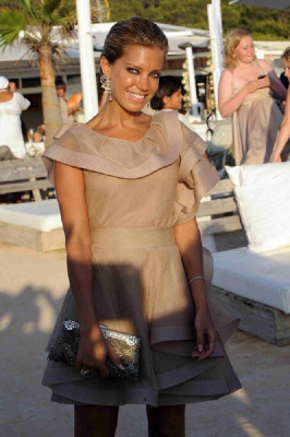 Sylvie Van Der Vaart pic #344765