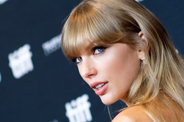 photo 4 in Taylor Swift gallery [id1311566] 2022-10-08 00:00:00