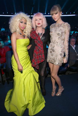 photo 14 in Taylor Swift gallery [id556745] 2012-11-26 00:00:00