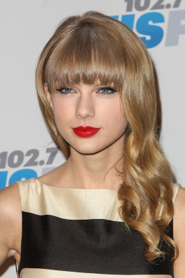 photo 25 in Taylor Swift gallery [id559435] 2012-12-08 00:00:00